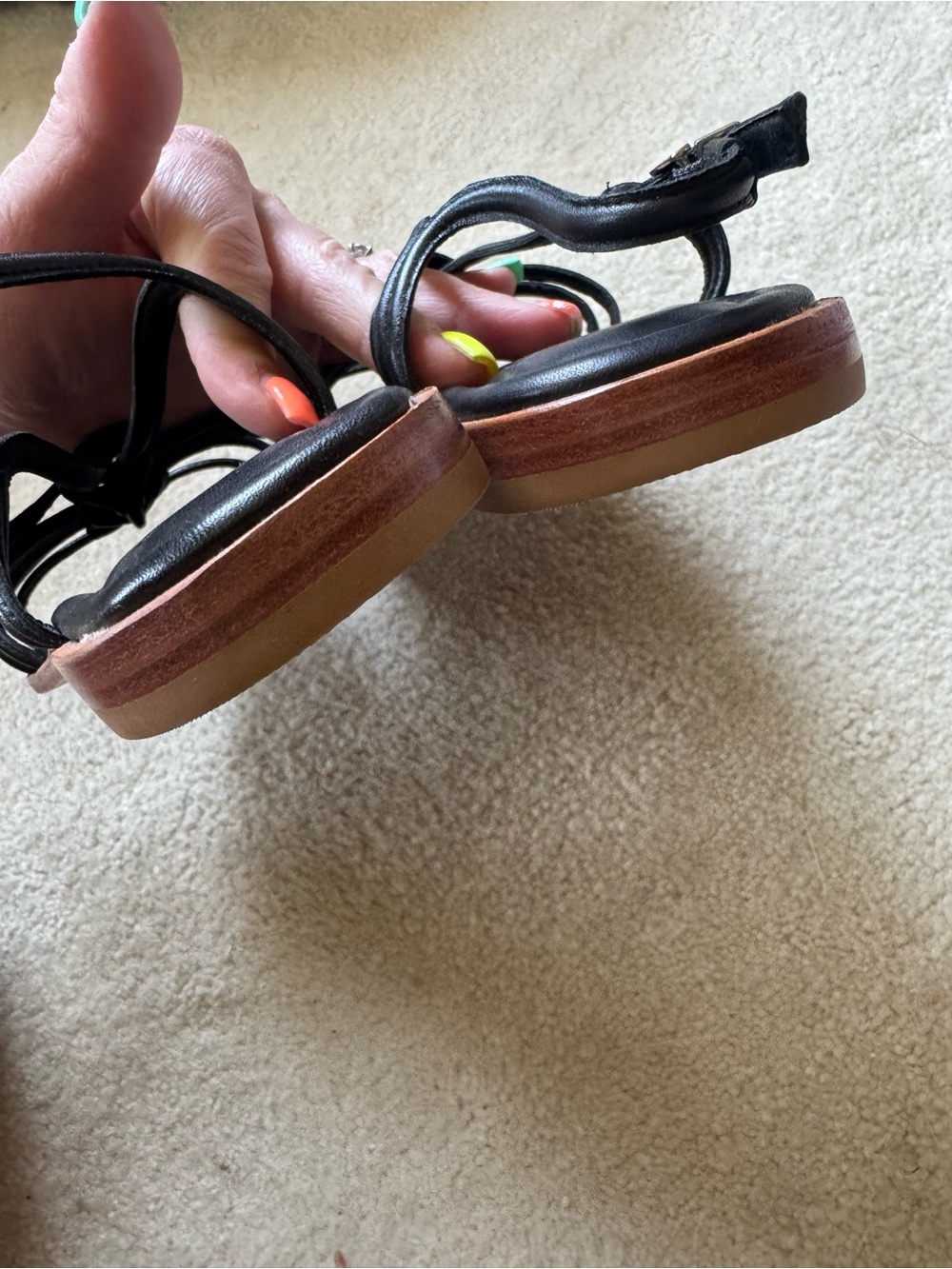 ❣️NWOB❣️Schultz Black Octavia Flat Leather Sandals - Picture 10 of 10